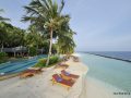 Royal_Island_swimming pool 03